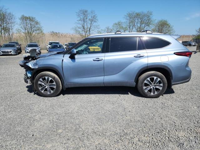 5TDGZRBH1NS222272 - 2022 TOYOTA HIGHLANDER XLE BLUE photo 13