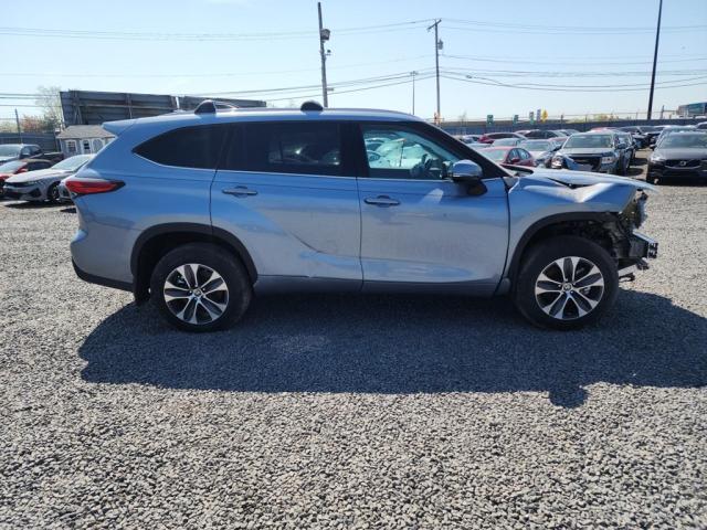 5TDGZRBH1NS222272 - 2022 TOYOTA HIGHLANDER XLE BLUE photo 14