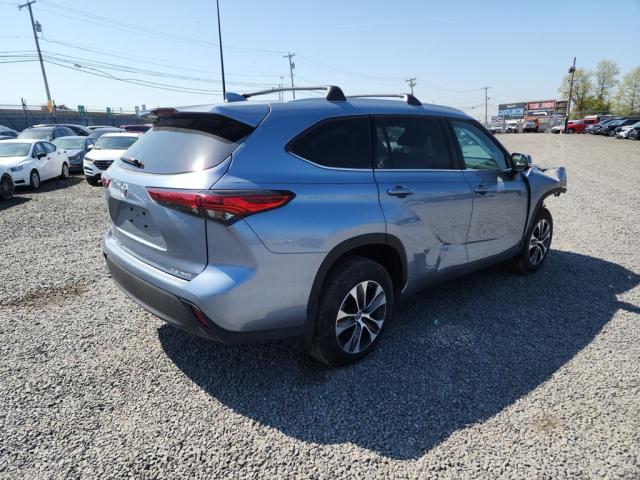 5TDGZRBH1NS222272 - 2022 TOYOTA HIGHLANDER XLE BLUE photo 4