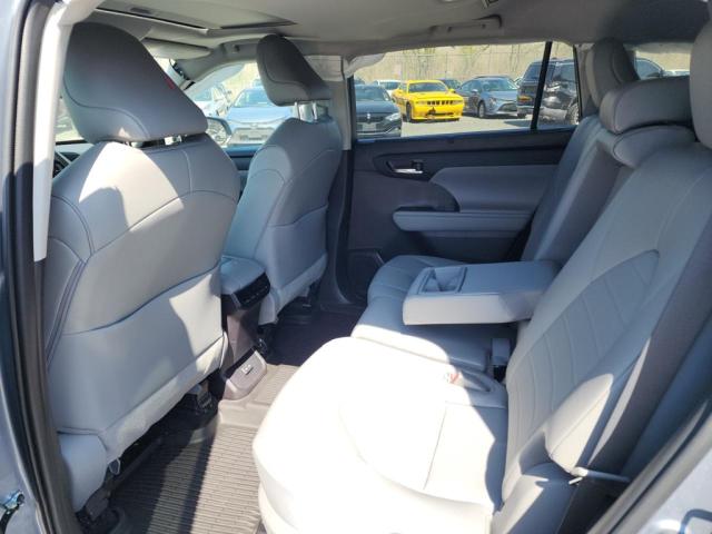 5TDGZRBH1NS222272 - 2022 TOYOTA HIGHLANDER XLE BLUE photo 9