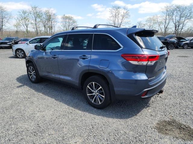 5TDJZRFH4JS813755 - 2018 TOYOTA HIGHLANDER SE BLUE photo 3