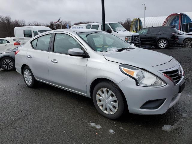 3N1CN7AP6HL806168 - 2017 NISSAN VERSA S SILVER photo 4