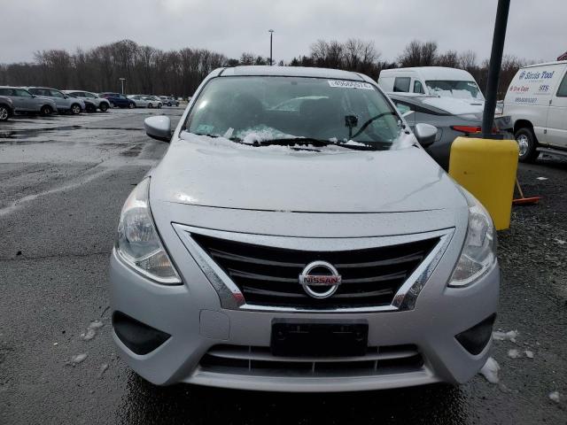 3N1CN7AP6HL806168 - 2017 NISSAN VERSA S SILVER photo 5