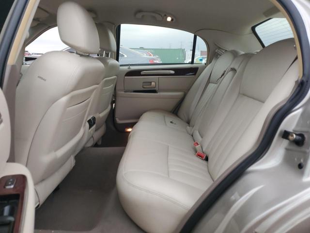 1LNHM81WX4Y606532 - 2004 LINCOLN TOWN CAR EXECUTIVE Բեժ լուսանկար 10