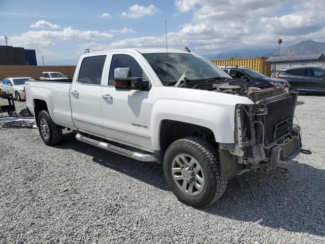 1GC1KWE87FF542203 - 2015 CHEVROLET SILVERADO K2500 HEAVY DUTY LTZ WHITE photo 4