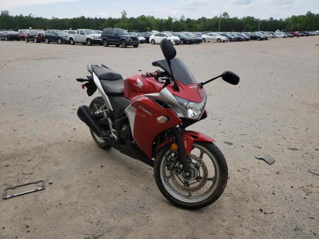 MLHMC4117B5003987 - 2011 HONDA CBR250 R RED photo 1