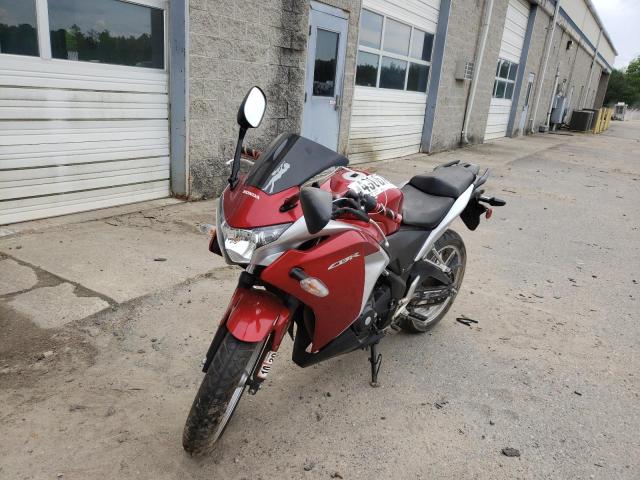 MLHMC4117B5003987 - 2011 HONDA CBR250 R RED photo 2