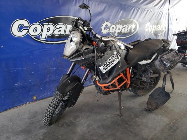 VBKV49408JM985486 - 2018 KTM 1090 ADVENTURE R TWO TONE photo 2