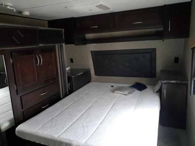 4YDF34723GR805820 - 2016 KEYSTONE TRAILER GRAY photo 5