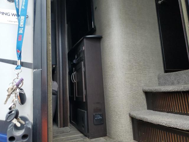 4YDF34723GR805820 - 2016 KEYSTONE TRAILER GRAY photo 8