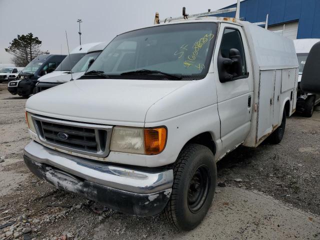 1FDSE35L43HA94111 - 2003 FORD ECONOLINE E350 SUPER DUTY CUTAWAY VAN WHITE photo 2