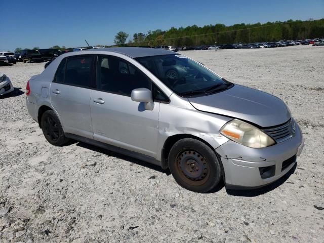 3N1BC11E29L399450 - 2009 NISSAN VERSA S SILVER photo 4