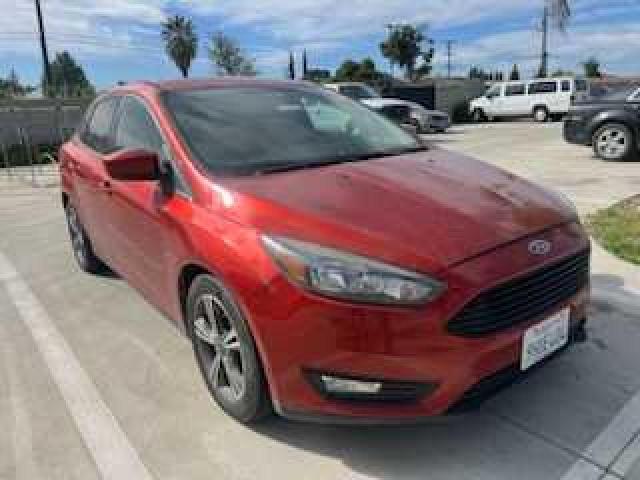 1FADP3FE6JL268977 - 2018 FORD FOCUS SE RED photo 1
