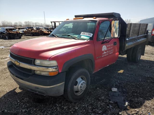 1GBJC34U21F108651 - 2001 CHEVROLET SILVERADO C3500 RED photo 2