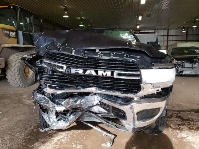 3C6UR5DJ9MG555075 - 2021 RAM 2500 BIG HORN GRAY photo 5