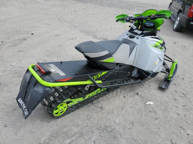 4UF18SNW9JT100368 - 2018 ARCTIC CAT SNOWMOBILE TWO TONE photo 4