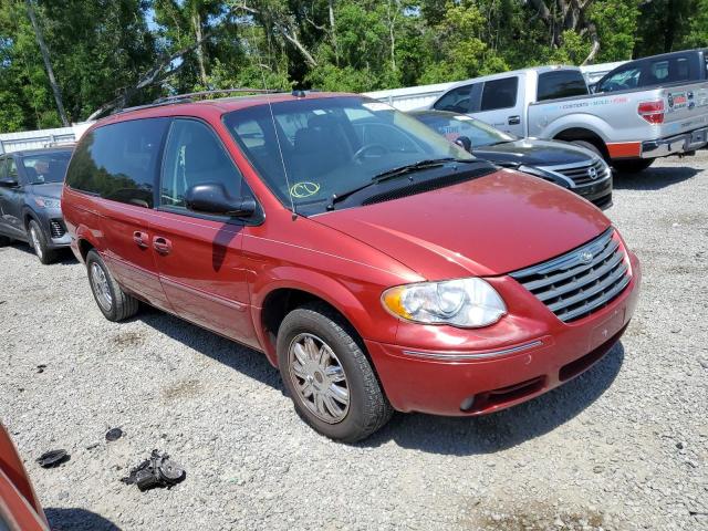 2C4GP64L75R313528 - 2005 CHRYSLER TOWN & COU LIMITED RED photo 4