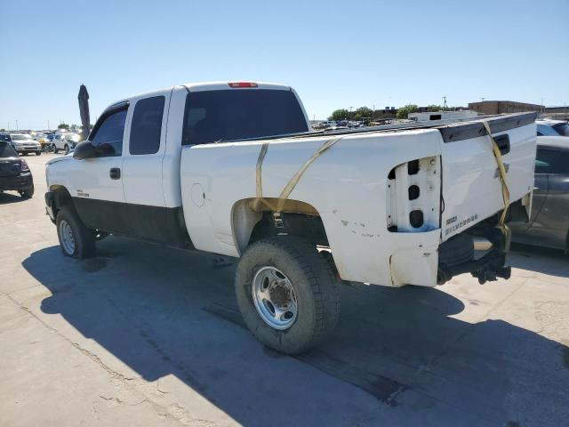 1GCHK292X5E132190 - 2005 CHEVROLET SILVERADO K2500 HEAVY DUTY WHITE photo 2