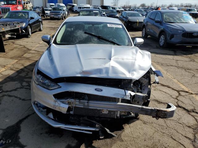 3FA6P0H79HR349344 - 2017 FORD FUSION SE SILVER photo 5