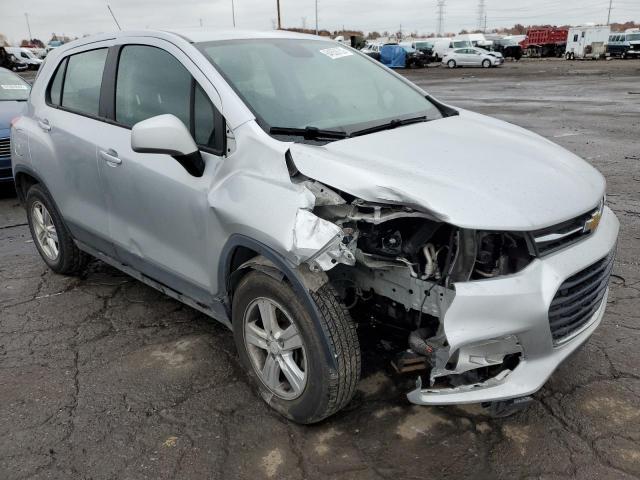 KL7CJNSB0JB721847 - 2018 CHEVROLET TRAX LS SILVER photo 1