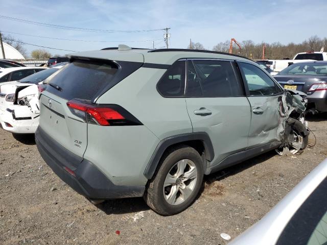 2T3P1RFV1MW240033 - 2021 TOYOTA RAV4 XLE GRAY photo 3