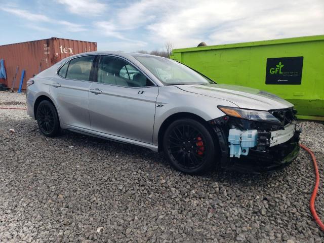 4T1T11AK3RU842767 - 2024 TOYOTA CAMRY SE NIGHT SHADE SILVER photo 4