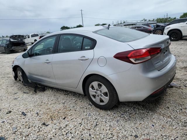 3KPFL4A71JE203170 - 2018 KIA FORTE LX SILVER photo 2