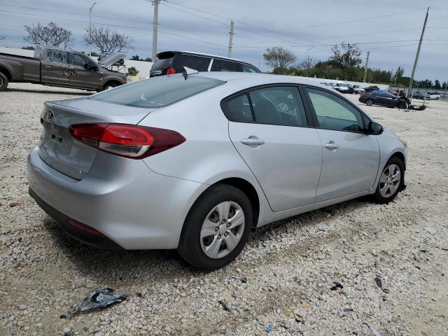 3KPFL4A71JE203170 - 2018 KIA FORTE LX SILVER photo 3