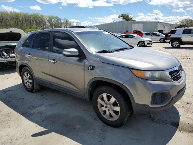 5XYKT3A12CG215208 - 2012 KIA SORENTO BASE GRAY photo 4