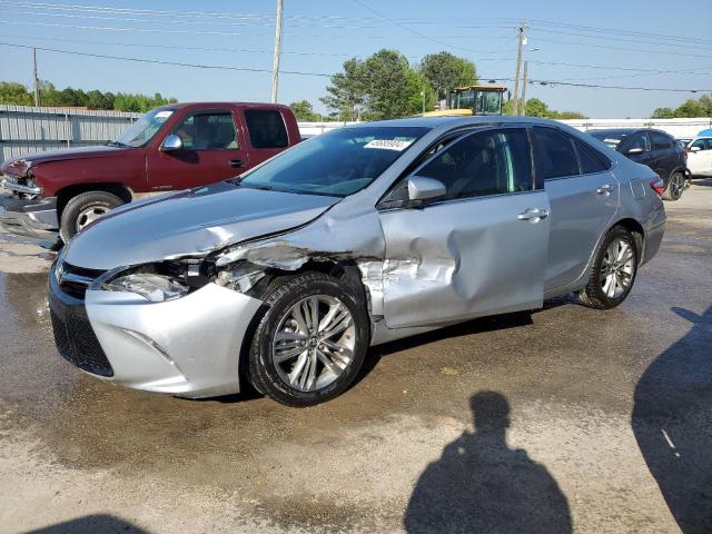 4T1BF1FKXGU136575 - 2016 TOYOTA CAMRY LE SILVER photo 1