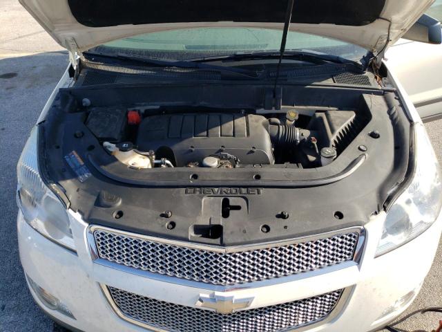 1GNKRFEDXCJ417709 - 2012 CHEVROLET TRAVERSE LS WHITE photo 11