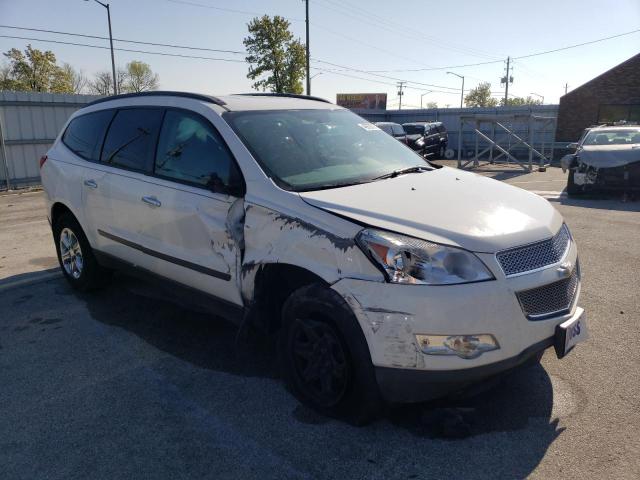 1GNKRFEDXCJ417709 - 2012 CHEVROLET TRAVERSE LS WHITE photo 4