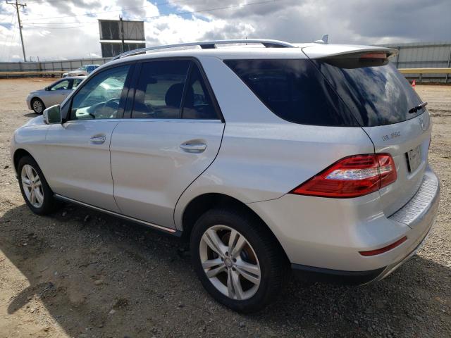 4JGDA2EB1DA172747 - 2013 MERCEDES-BENZ ML 350 BLUETEC SILVER photo 2