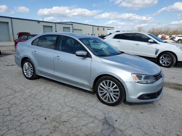 3VWLZ7AJ3BM365871 - 2011 VOLKSWAGEN JETTA SEL SILVER photo 4