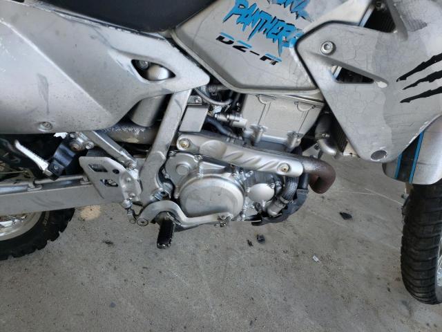 JS1SK43A0J2100498 - 2018 SUZUKI DR-Z400 S SILVER photo 7