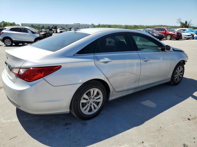 5NPEB4AC6BH073198 - 2011 HYUNDAI SONATA GLS SILVER photo 3