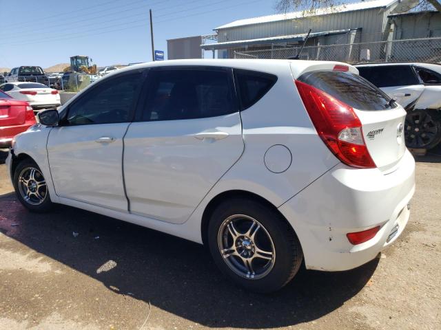 KMHCT5AE1GU283969 - 2016 HYUNDAI ACCENT SE WHITE photo 2