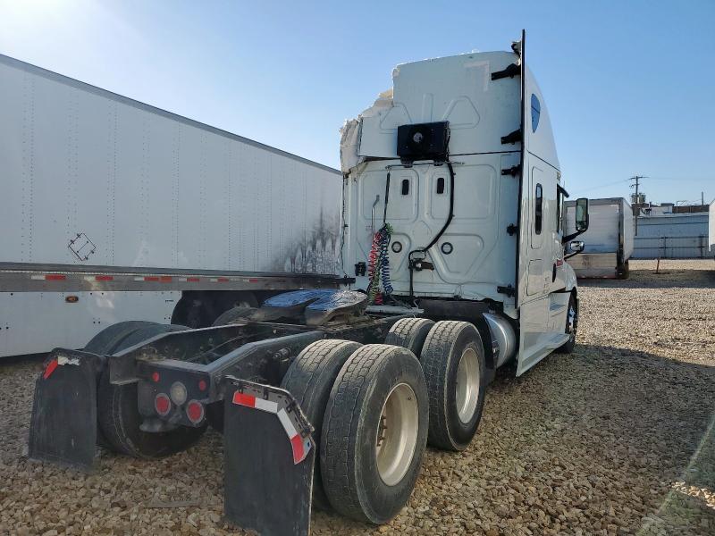 3AKJHHDR7MSMP0788 - 2021 FREIGHTLINER CASCADIA WHITE photo 4