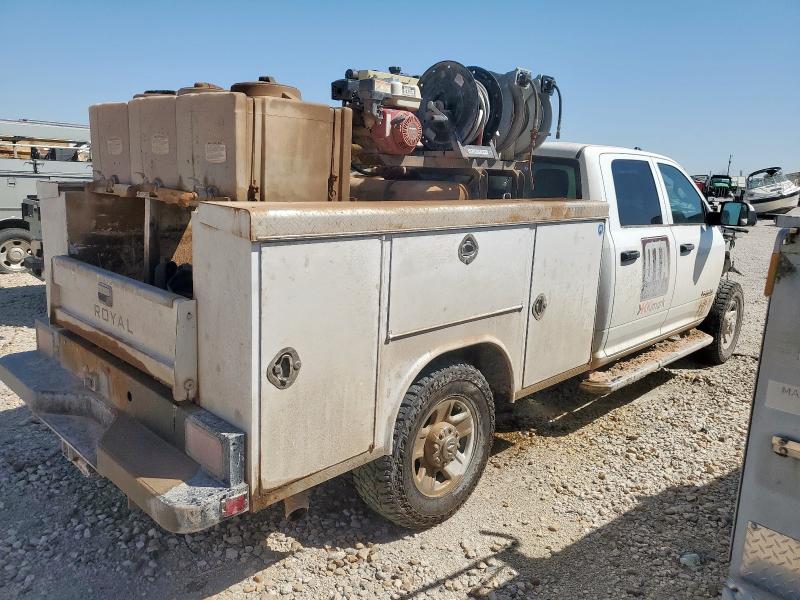 3C6UR5HJ5NG379959 - 2022 RAM 2500 TRADESMAN 白色 照片 3