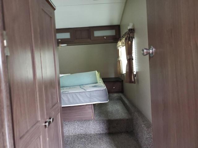 4YDF30825J7251500 - 2018 CAMPER KEYSTONE 双色 照片 5