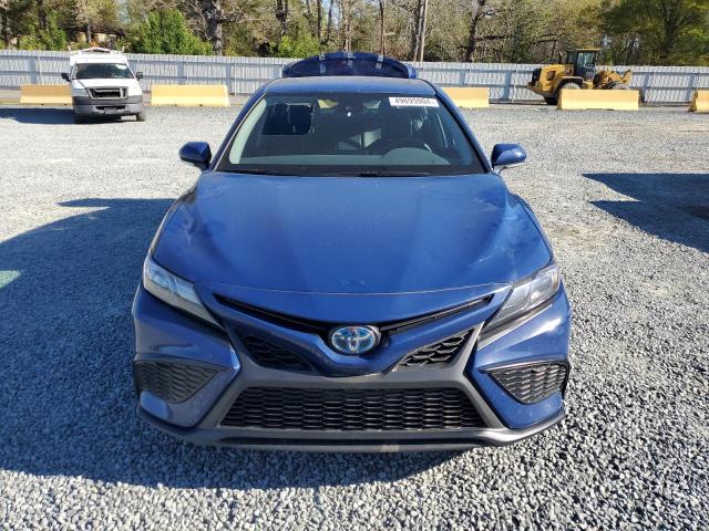 4T1G31AK5RU061549 - 2024 TOYOTA CAMRY SE NIGHT SHADE BLUE photo 5