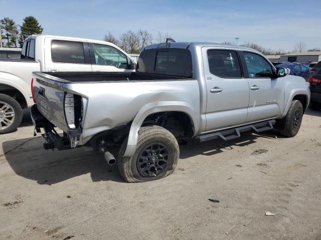 3TYCZ5AN5NT077949 - 2022 TOYOTA TACOMA DOUBLE CAB SILVER photo 3