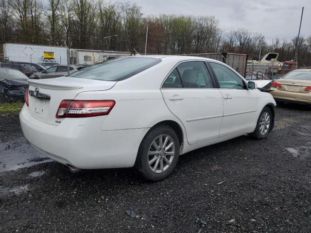 4T1BK3EK3BU618905 - 2011 TOYOTA CAMRY SE WHITE photo 3