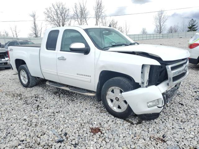 1GCRKTE34BZ140069 - 2011 CHEVROLET SILVERADO K1500 LTZ WHITE photo 4