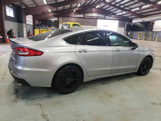 3FA6P0HDXLR141018 - 2020 FORD FUSION SE SILVER photo 3