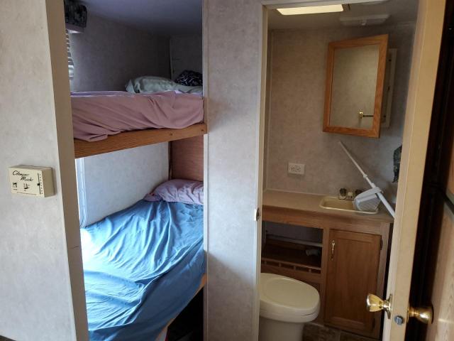 4YDT27B2317302225 - 2001 KEYSTONE HORNET WHITE photo 6