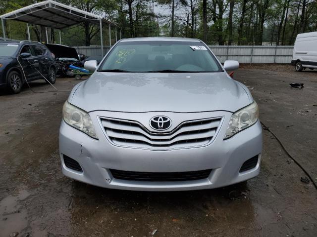 4T1BF3EK2BU727179 - 2011 TOYOTA CAMRY BASE SILVER photo 5