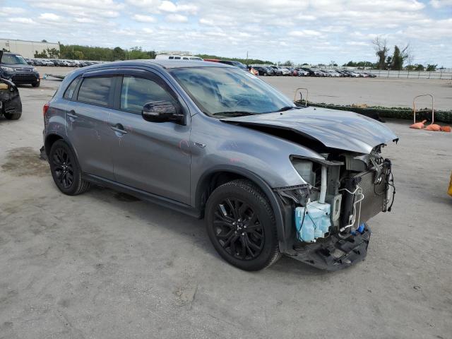 JA4AR3AU9JZ024303 - 2018 MITSUBISHI OUTLANDER ES GRAY photo 4