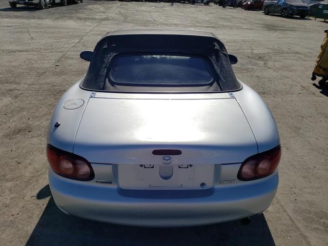 JM1NB353630302840 - 2003 MAZDA MX-5 MIATA BASE SILVER photo 6
