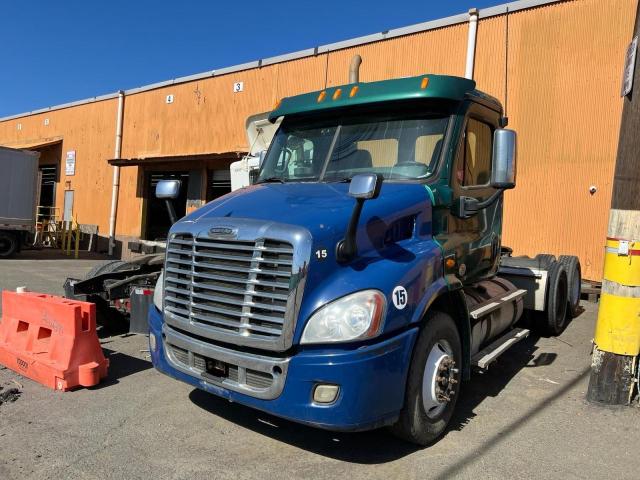 1FUJGBDV6BLBB0741 - 2011 FREIGHTLINER CASCADIA 1 BLUE photo 2